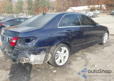 2013 Mercedes-Benz E 350 z USA, uszkodzony, nr VIN WDDHF5KB8DA670124